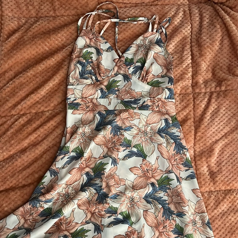 Cross straps open back, size S, below knees (shin length)